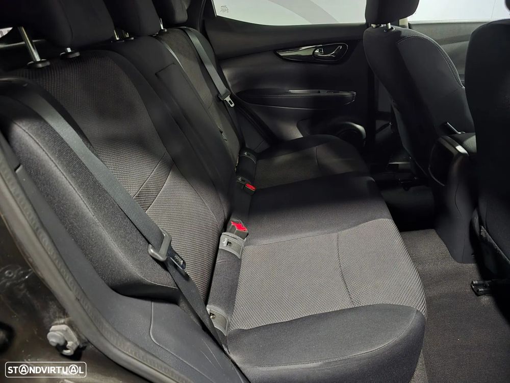 Nissan Qashqai 1.5 dCi N-Connecta 18 - 20