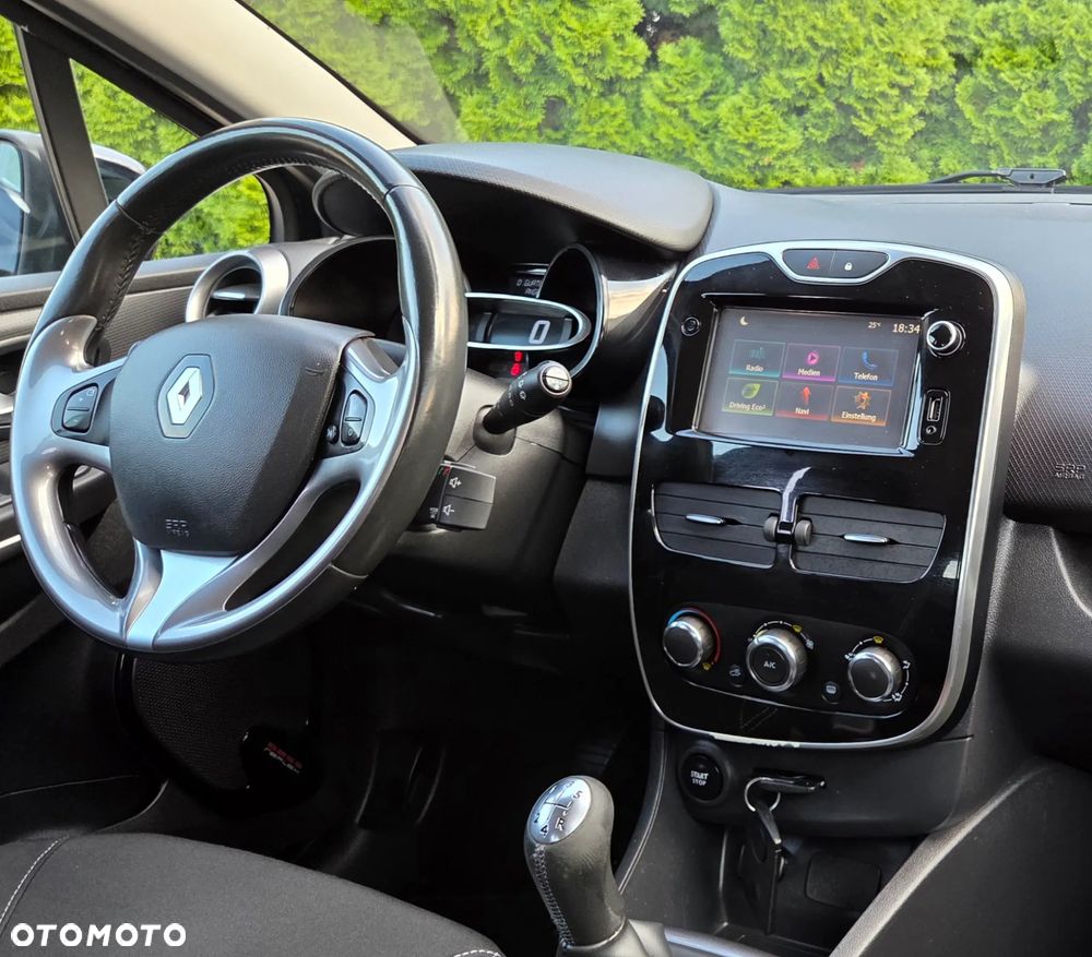 Renault Clio - 23