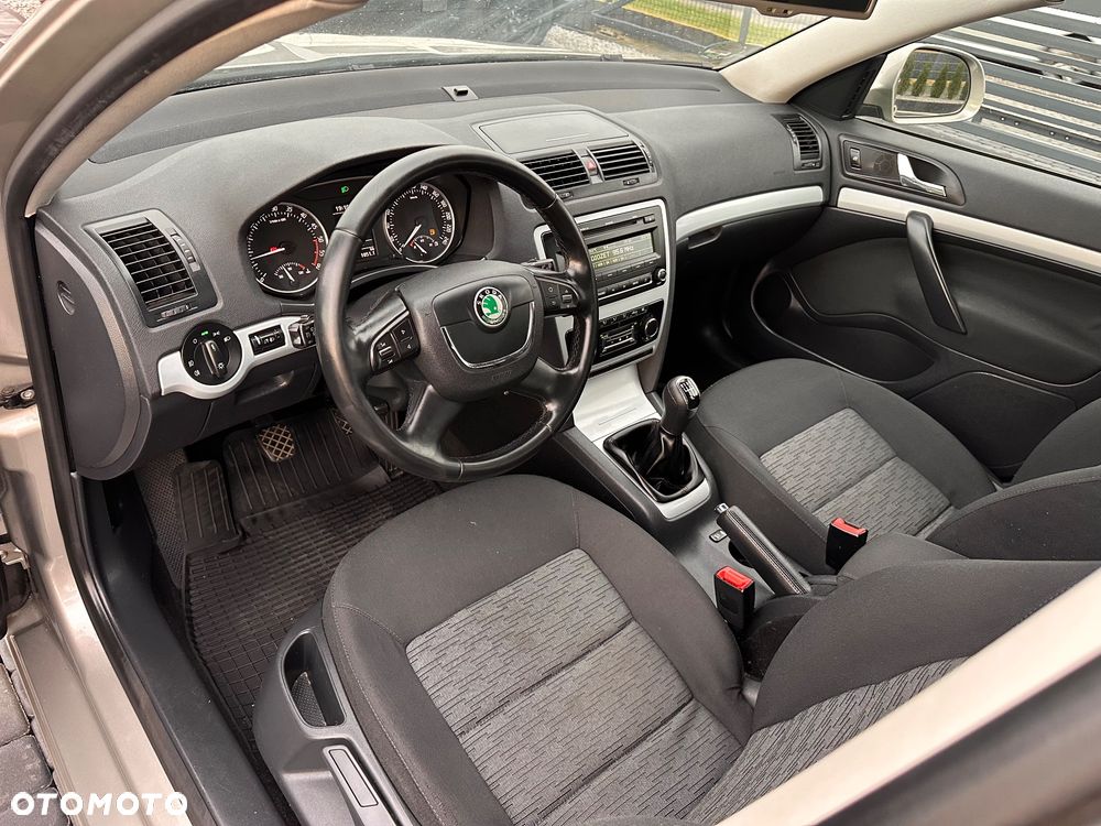 Skoda Octavia 2.0 TDI DPF Ambiente - 16