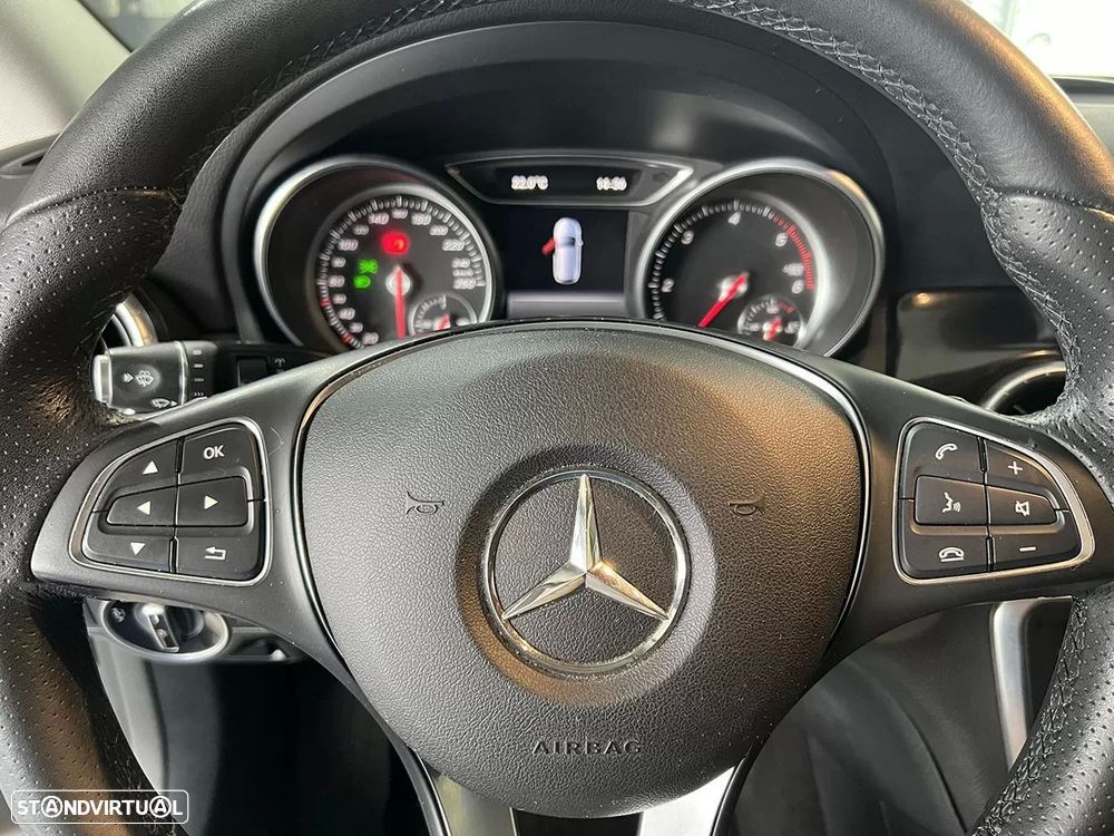 Mercedes-Benz CLA 180 d Shooting Brake - 19