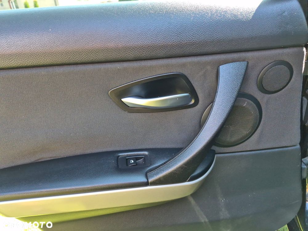 BMW Seria 3 320i - 37