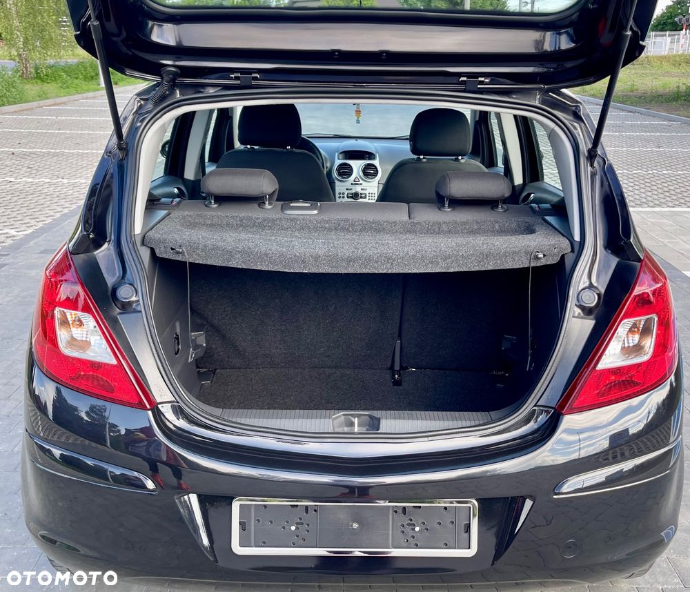 Opel Corsa 1.2 16V Cosmo - 22