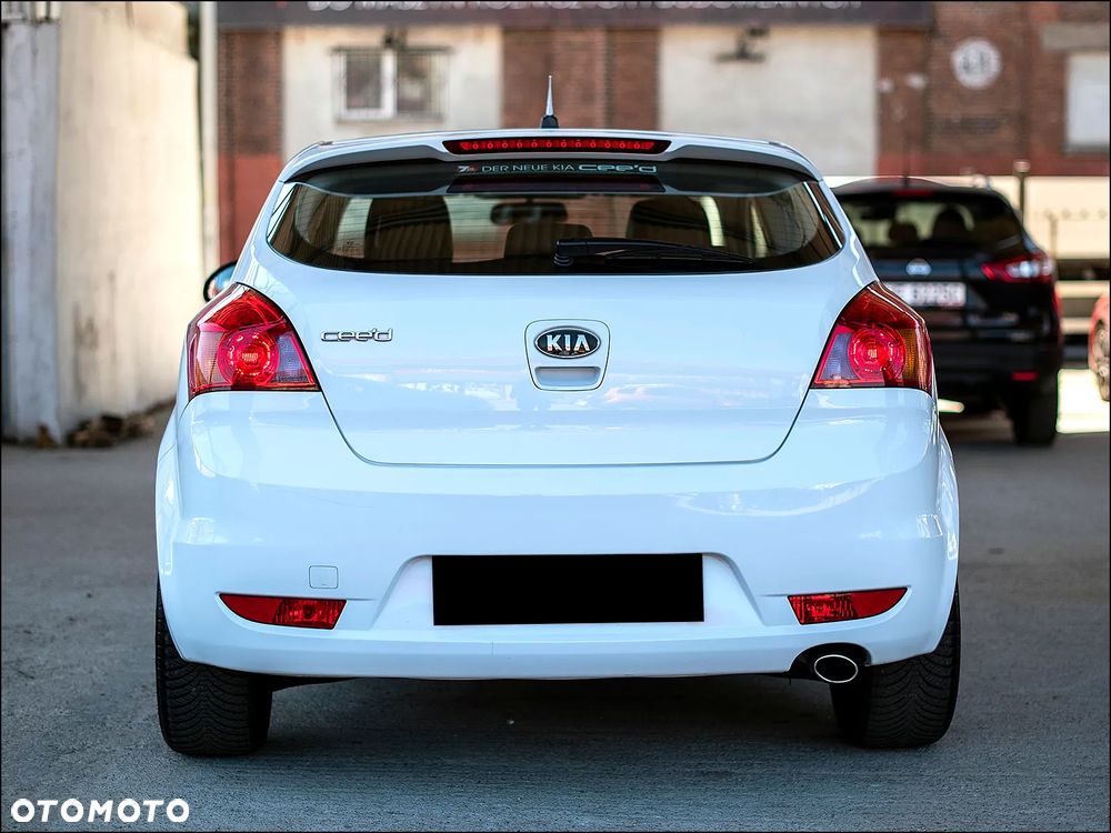 Kia ProCeed - 8