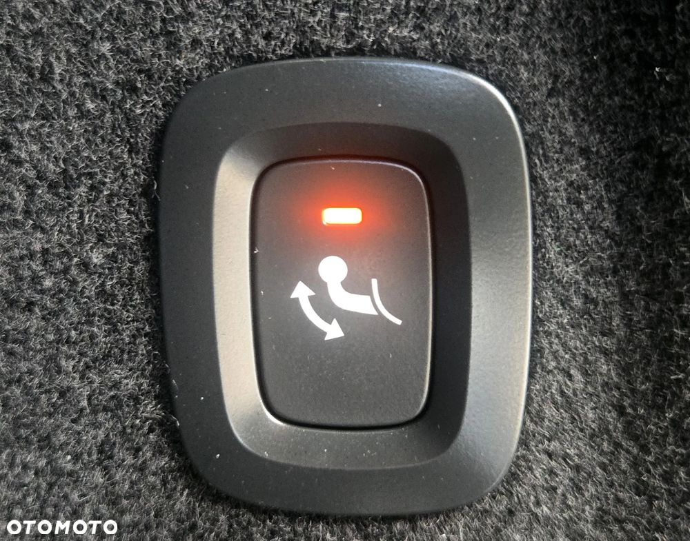 Volvo XC 60 D4 Momentum Pro - 33