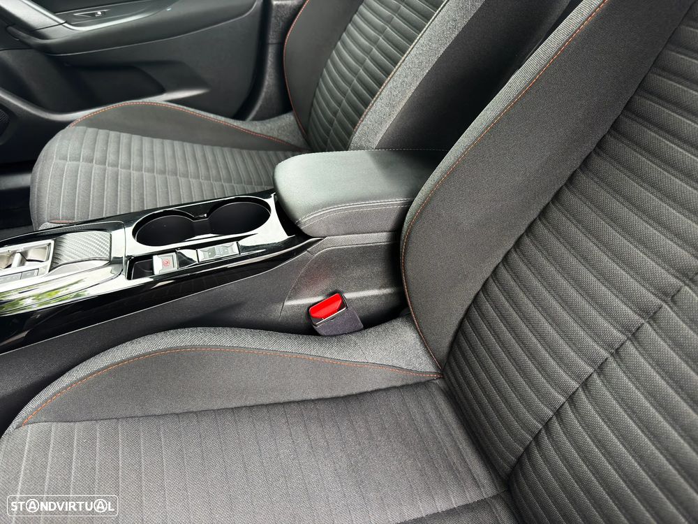 Peugeot e-2008 Active Pack - 29