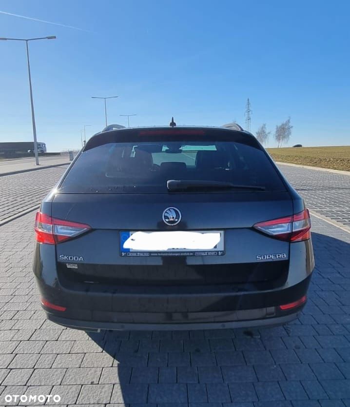 Skoda Superb 2.0 TDI DSG Ambition - 10