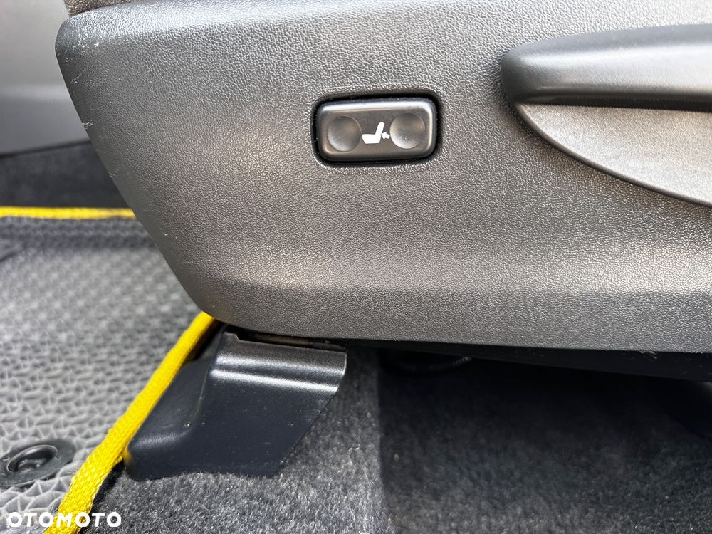 Toyota Prius+ (Hybrid) Comfort - 13