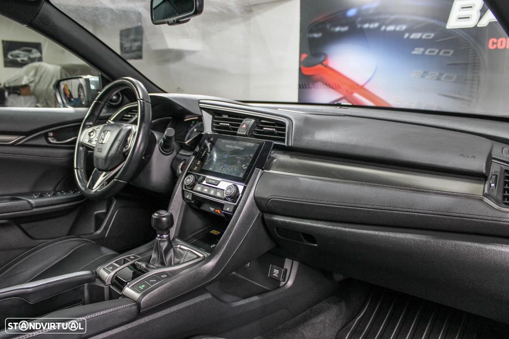 Honda Civic 1.0 i-VTEC Executive Premium - 26
