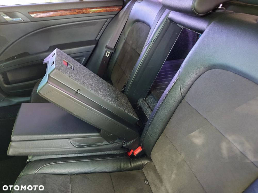 Skoda Superb 2.0 TDI Elegance DSG - 24
