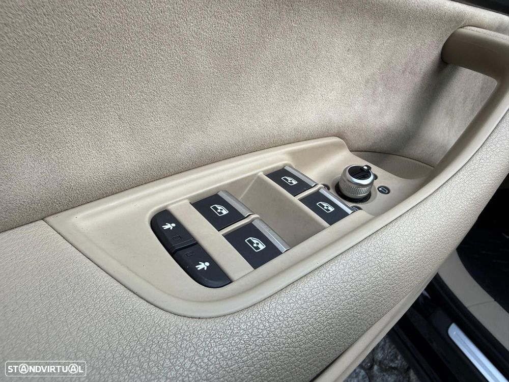 Audi Q7 3.0 TDI quattro tiptronic 7L - 24