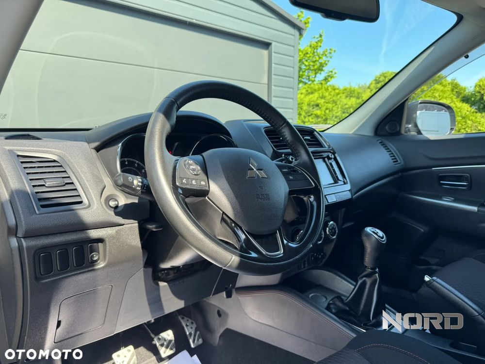 Mitsubishi ASX 1.6 Intense Plus Navi Blue Edition - 13