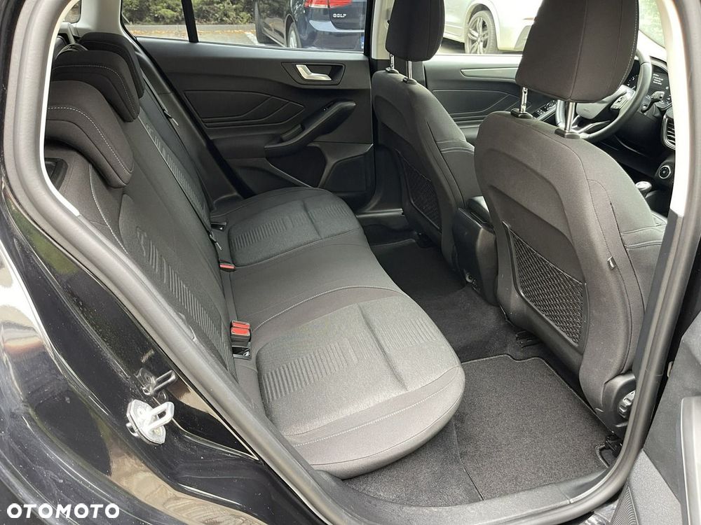 Ford Focus - 27