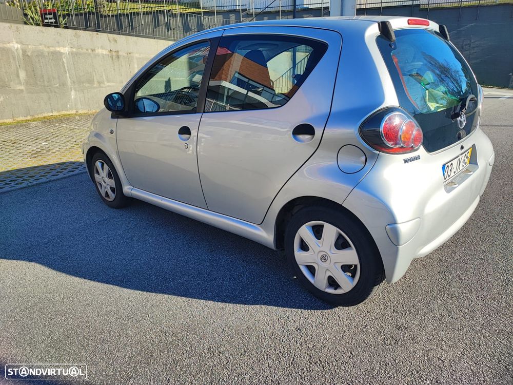 Toyota Aygo 1.0 Plus - 13