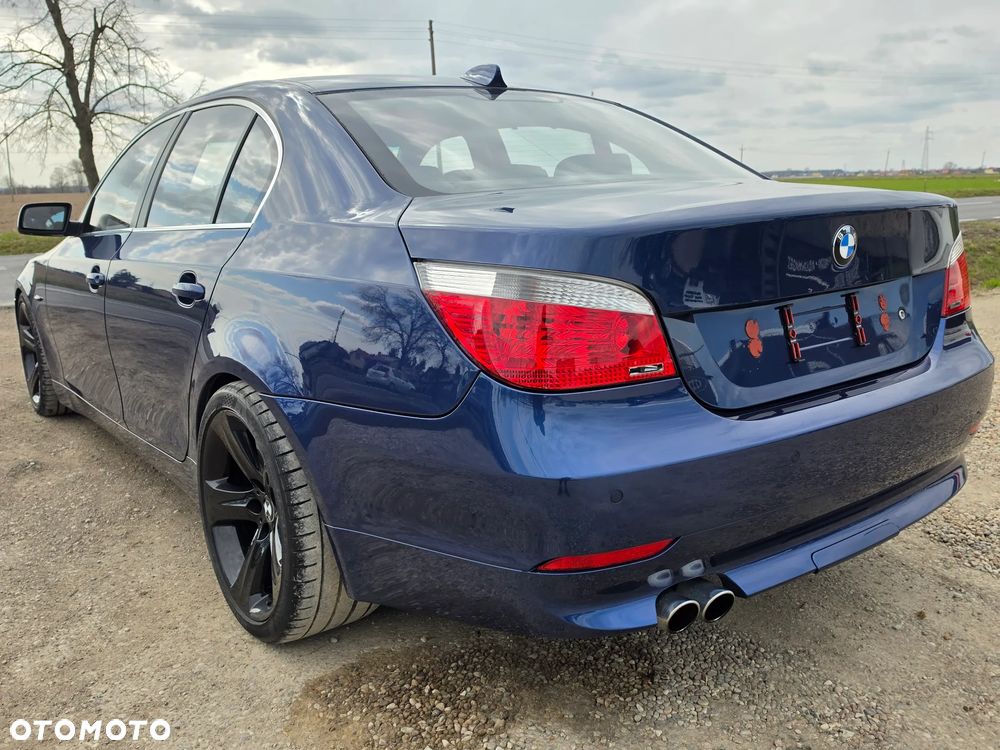 BMW Seria 5 545i - 8