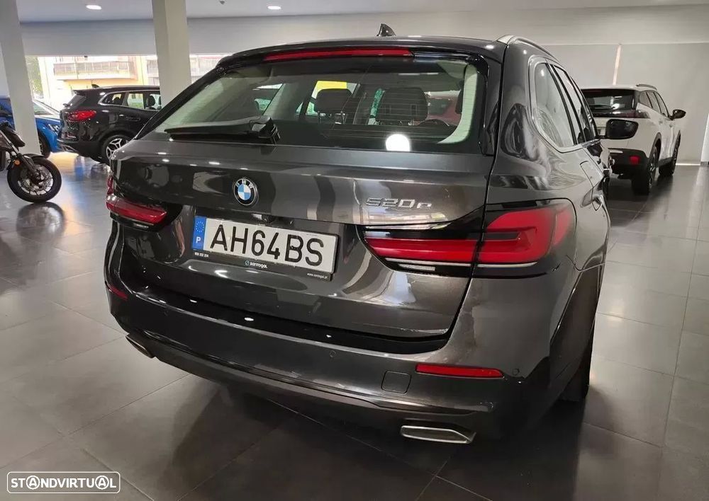 BMW 520 e Line Luxury - 18