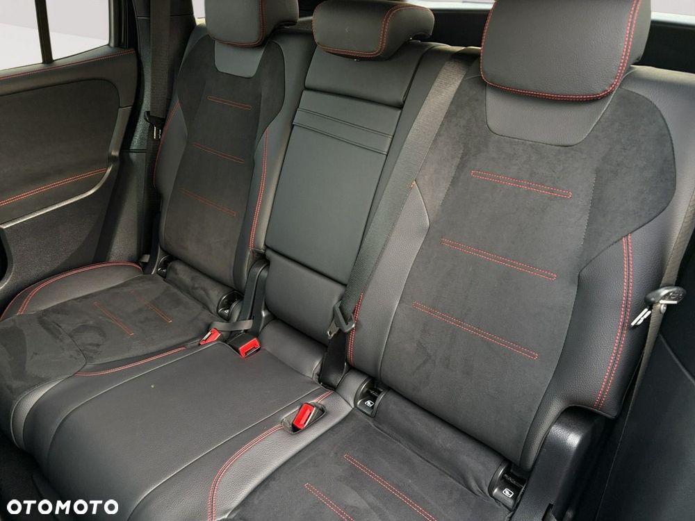 Mercedes-Benz GLB - 27