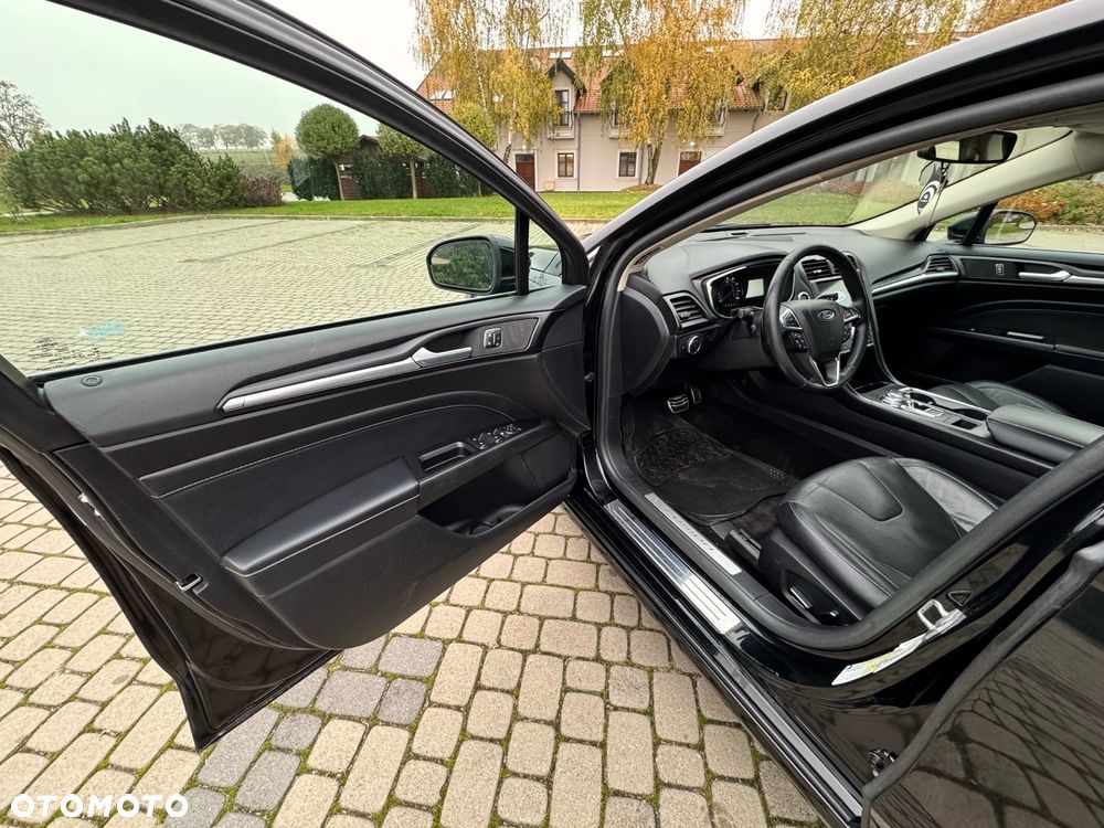 Ford Fusion 2.0 EcoBoost Titanium - 22
