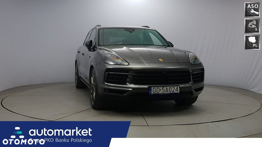 Porsche Cayenne - 1