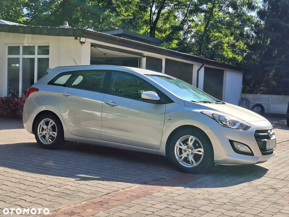 Hyundai i30 blue Kombi 1.4 Classic - 7