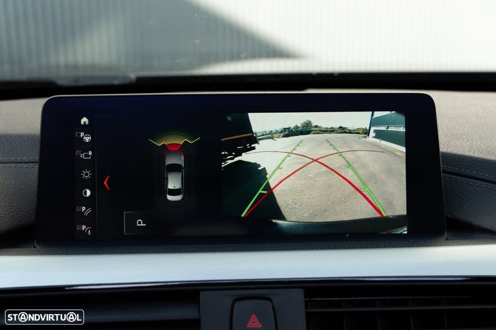 BMW 330 e iPerformance Pack M - 16