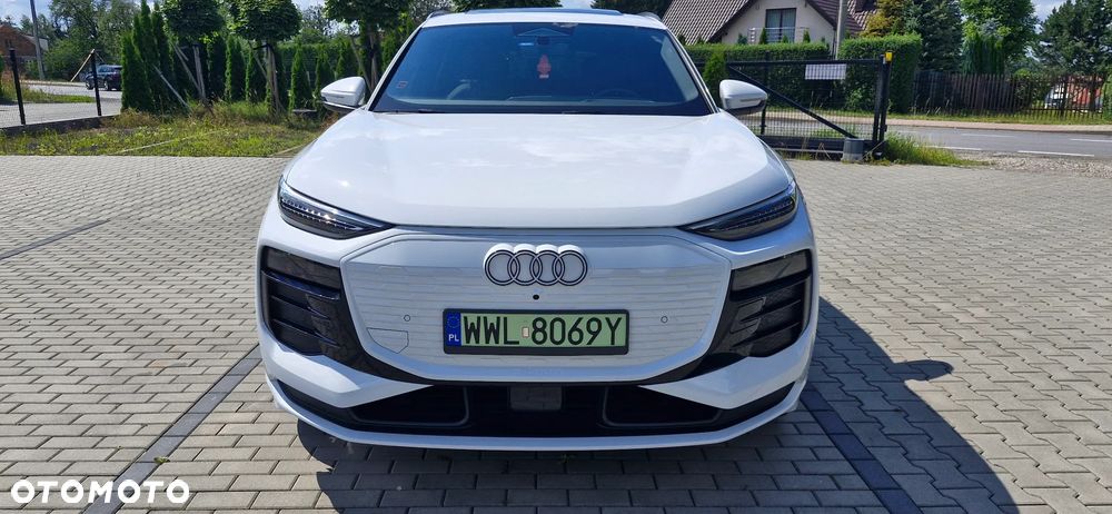 Audi Q6 e-tron quattro - 11