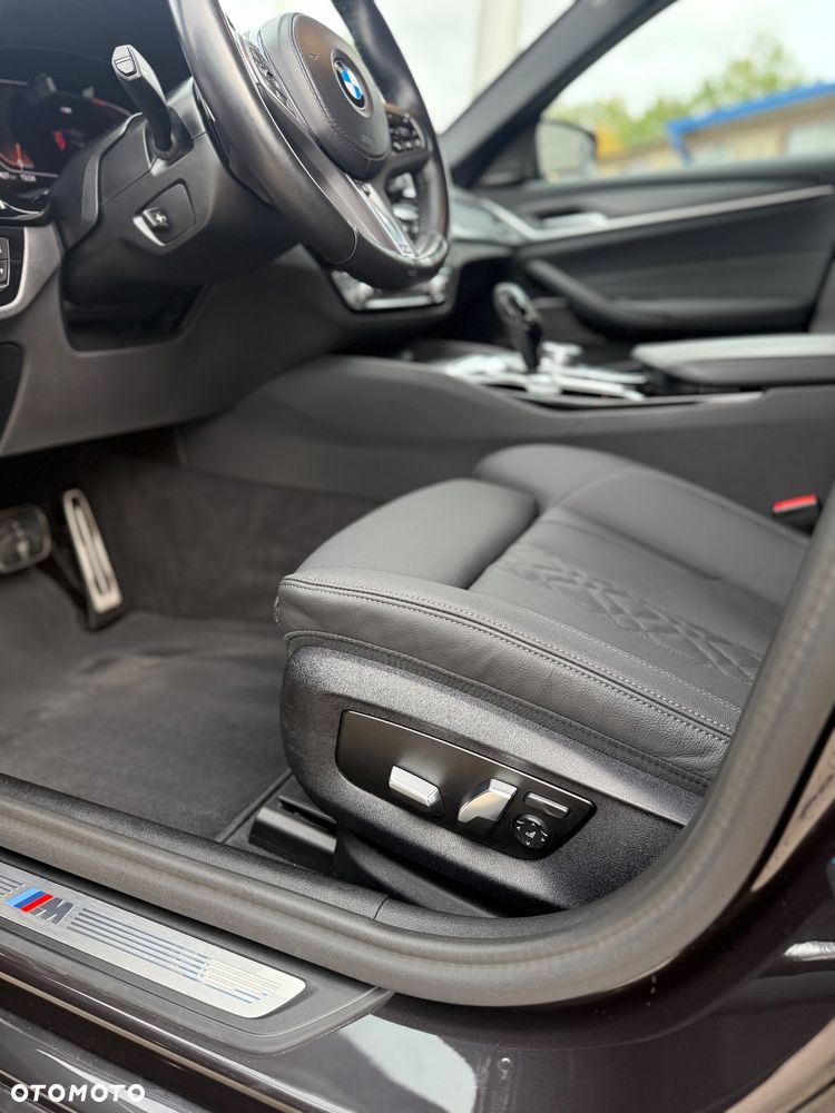 BMW Seria 5 530i xDrive mHEV M Sport sport - 13