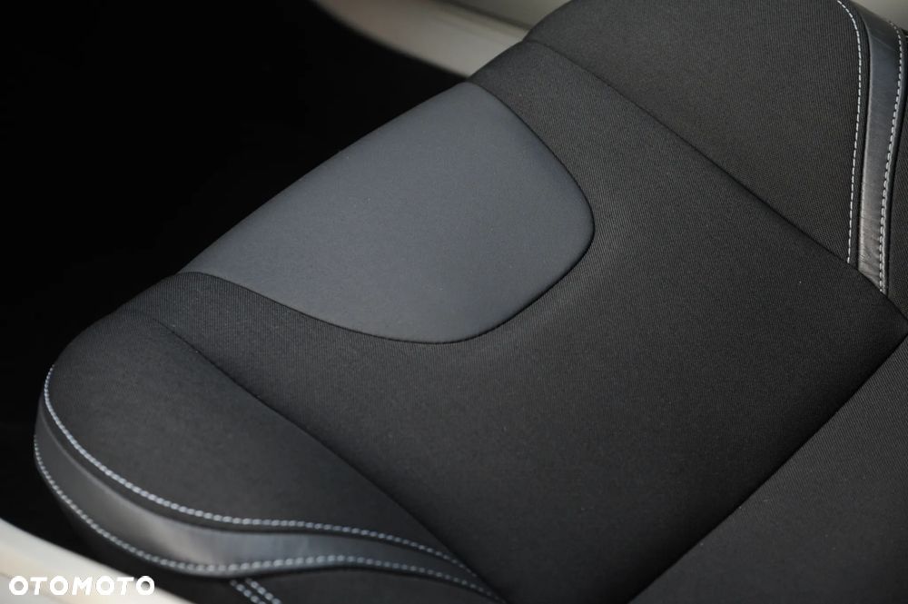 Volvo V40 D3 Momentum - 4