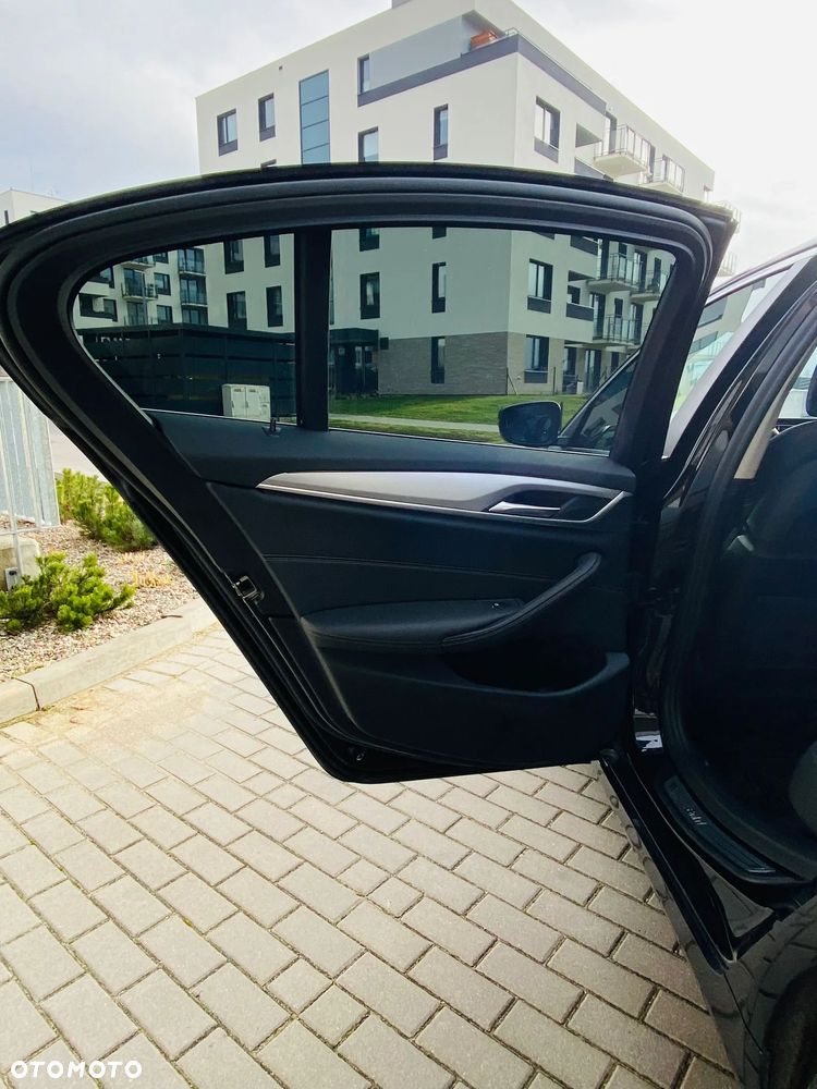 BMW Seria 5 530i xDrive - 27