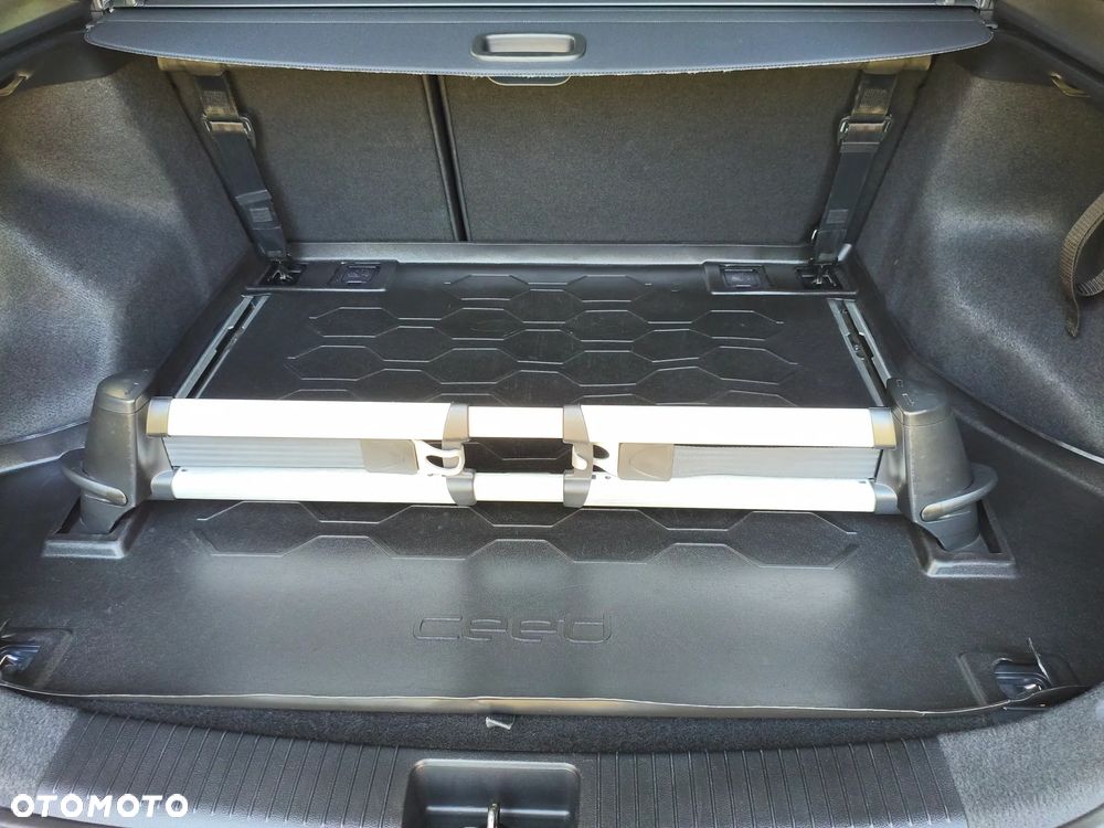 Kia Ceed 1.6 GDI L Business Line - 35