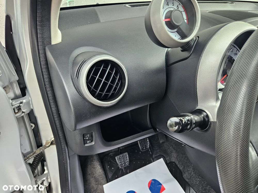 Peugeot 107 1.0 Happy - 30