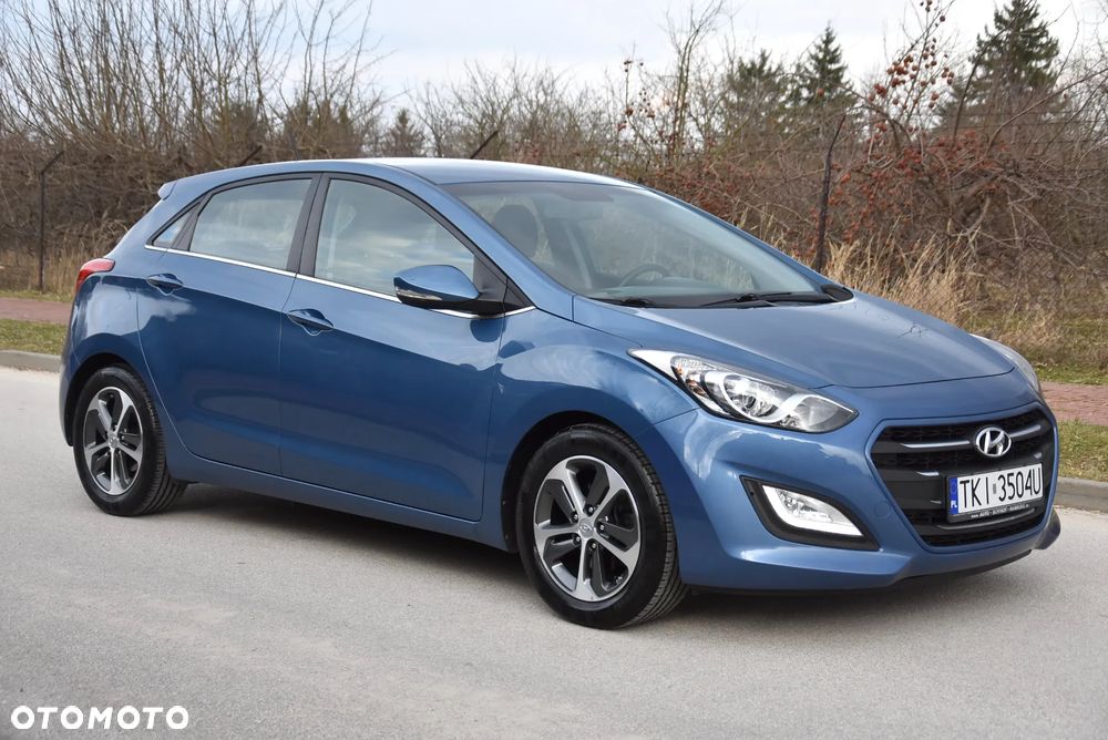 Hyundai i30 blue 1.6 GDI YES Gold - 1