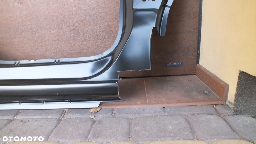 Próg prawy Citroen Berlingo IV 9827656680 - 2