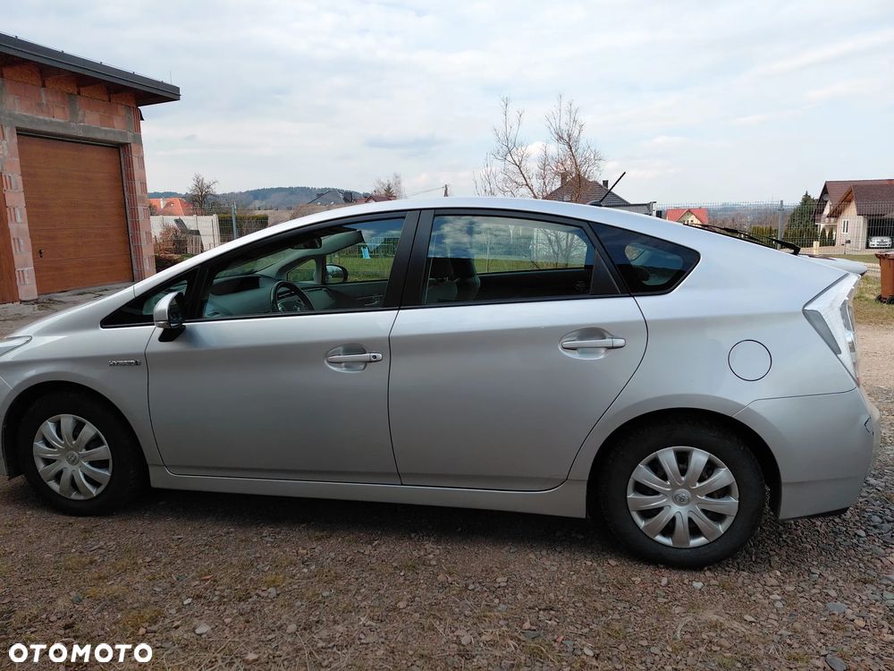 Toyota Prius 1.8 HSD Prestige - 36