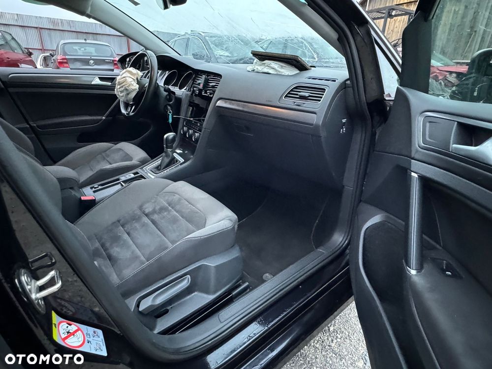 Volkswagen Golf 1.6 TDI SCR DSG Comfortline - 23