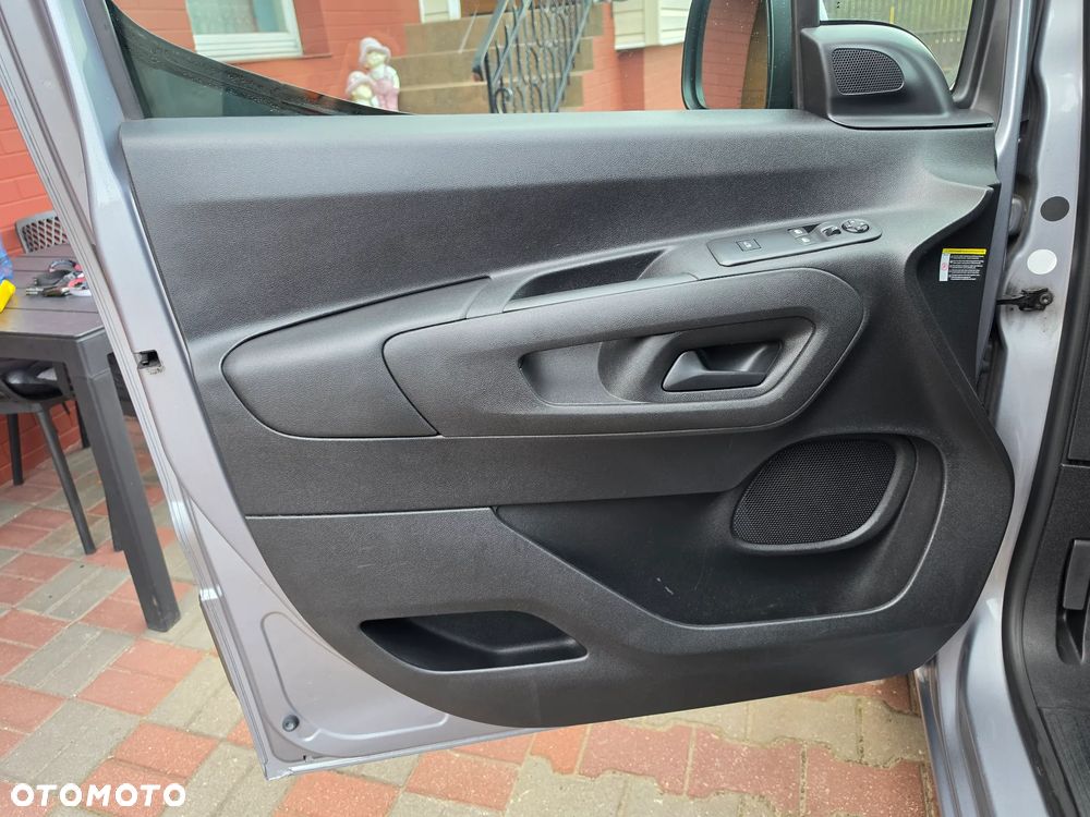 Opel COMBO - 29