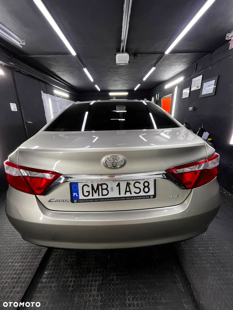 Toyota Camry - 18