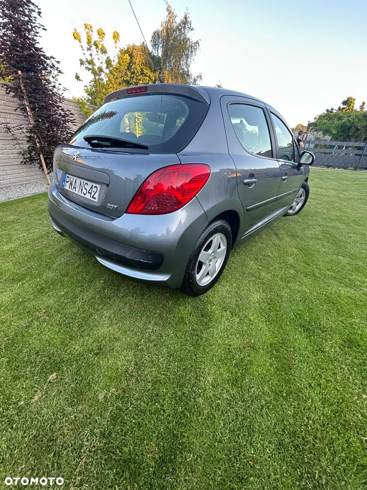 Peugeot 207 1.4 HDi Presence - 4