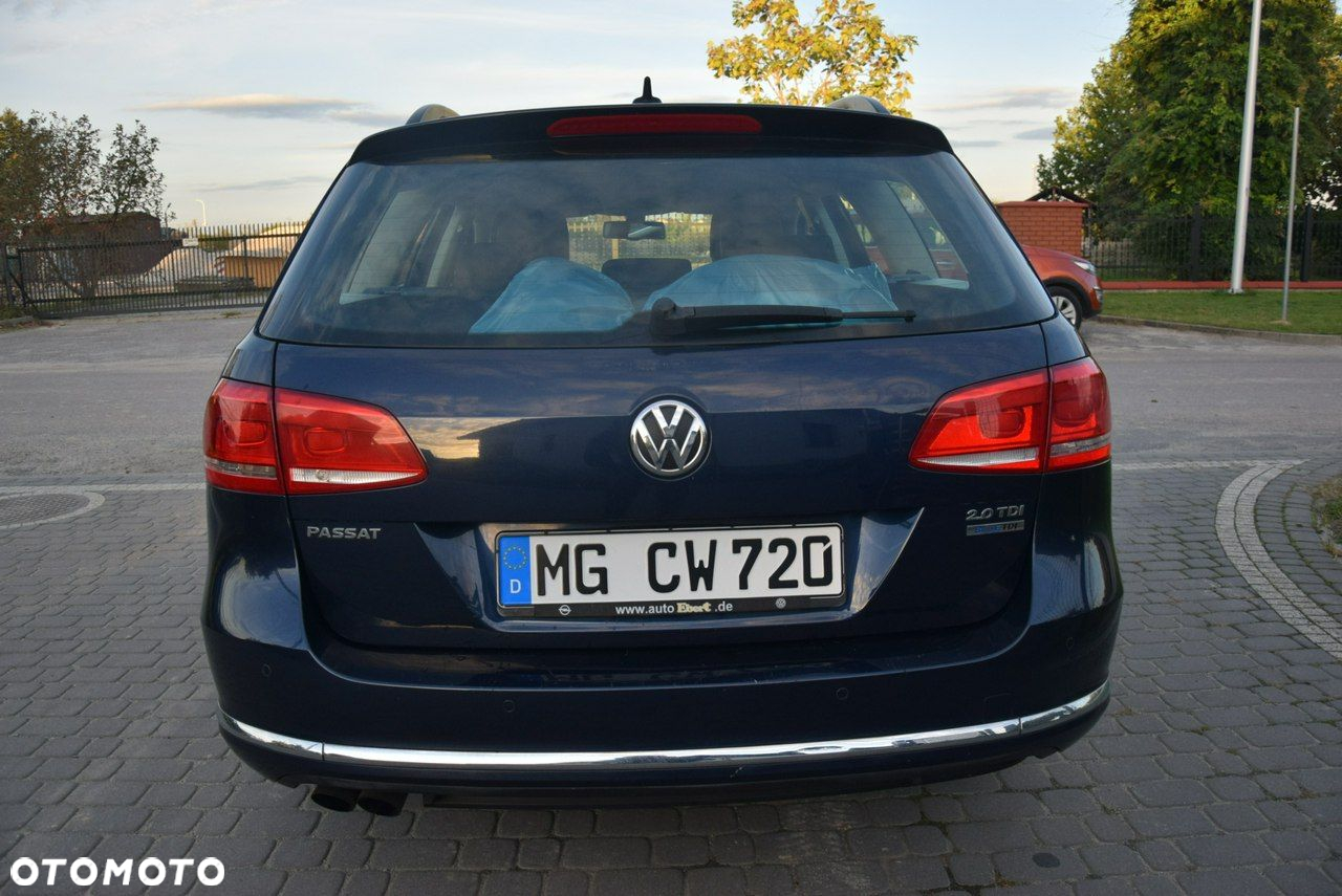 Volkswagen Passat Variant 2.0 Blue TDI SCR Comfortline - 10