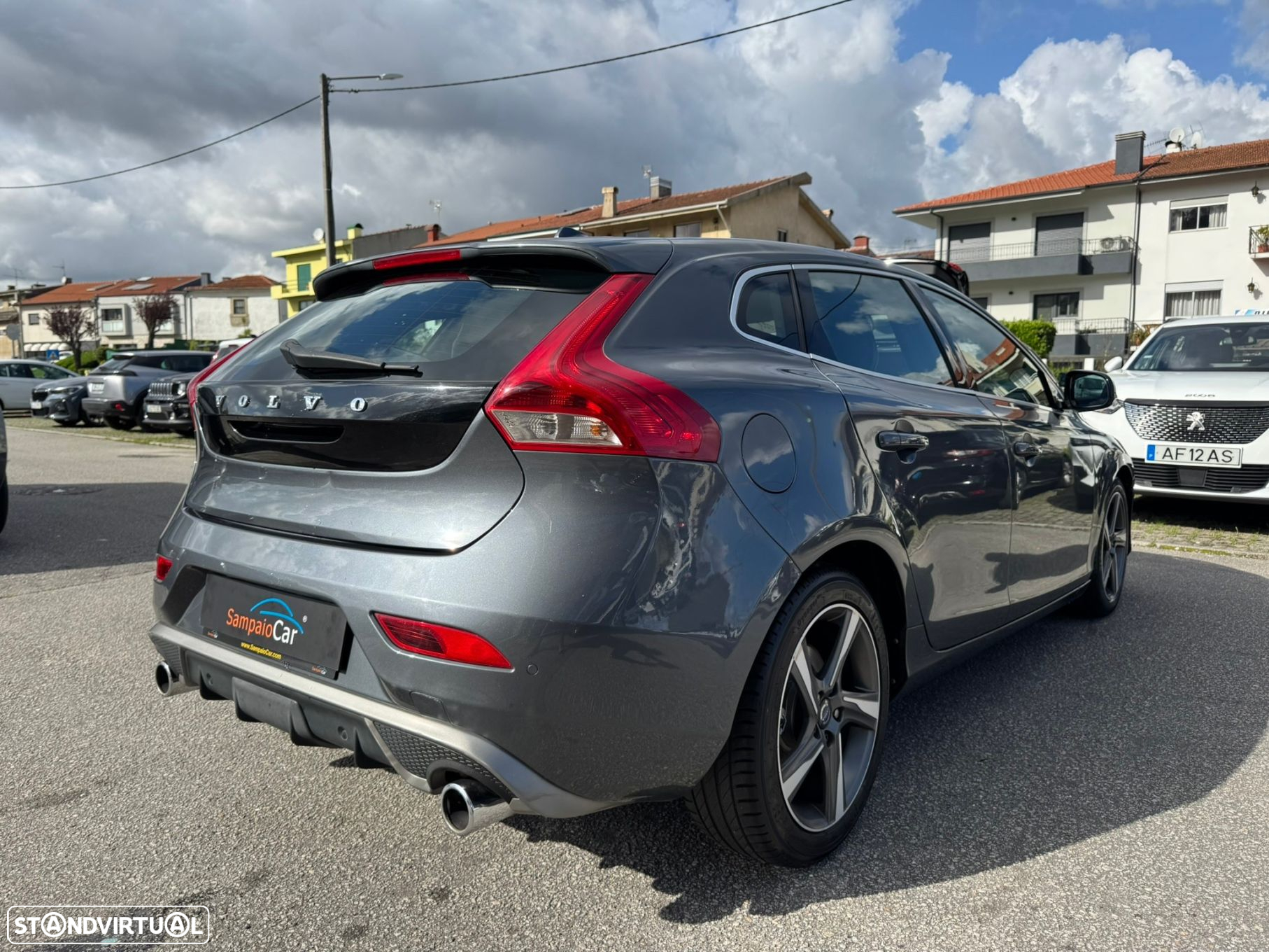 Volvo V40 1.6 D2 R-Design - 4