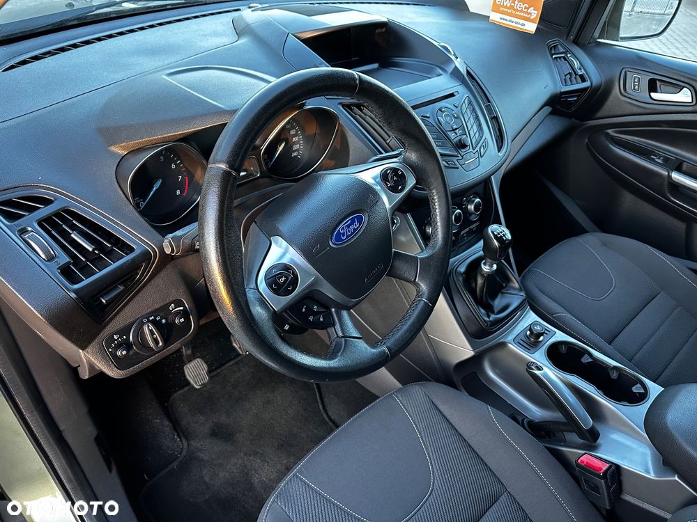 Ford Kuga - 15