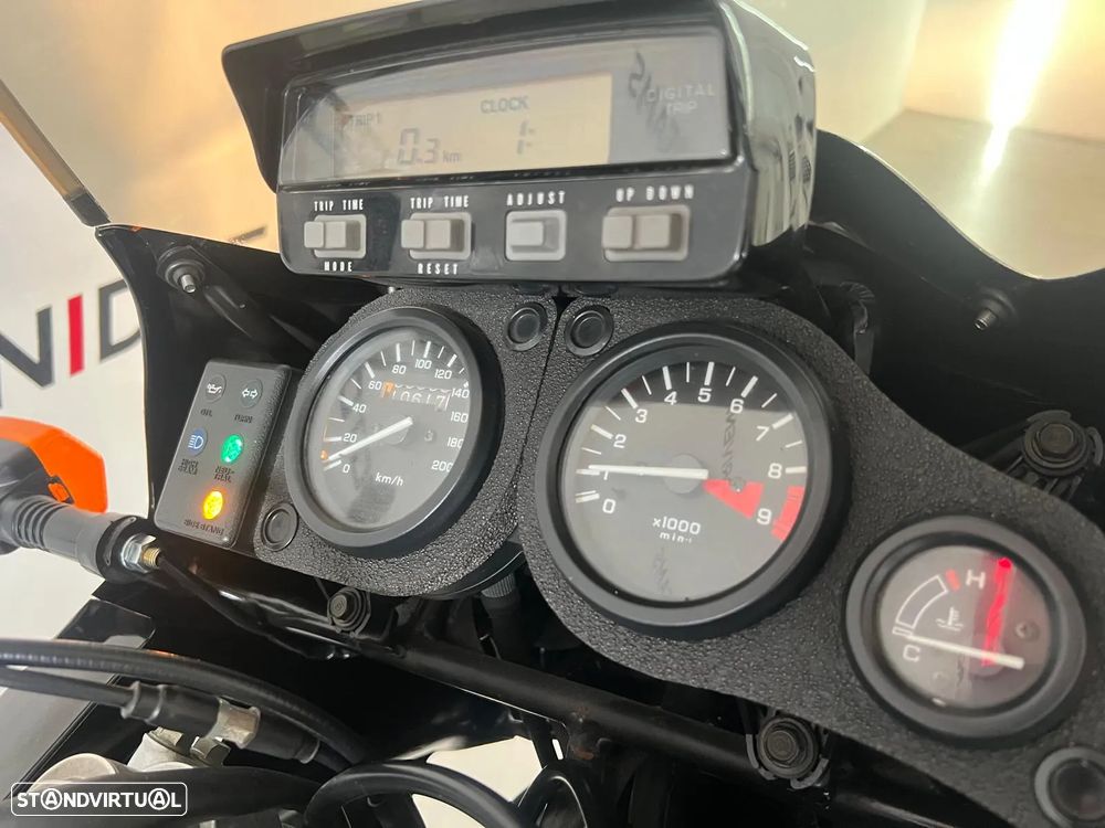 Honda Africa Twin 750 - 18