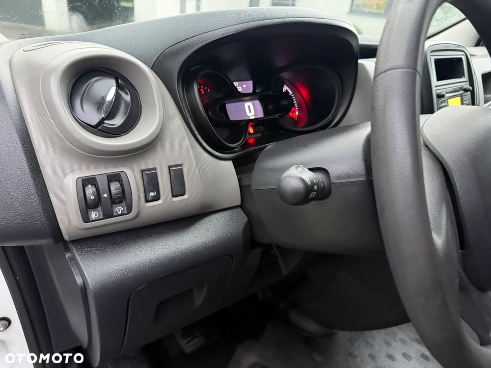 Renault Trafic - 16