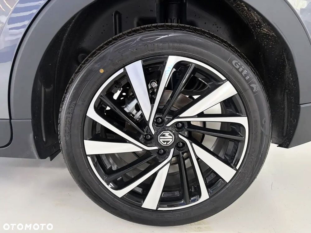 MG ZS Hybrid+ - 8