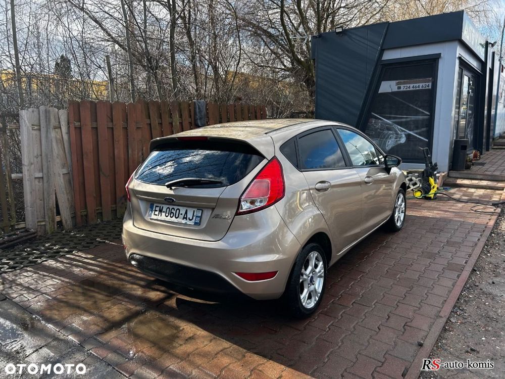 Ford Fiesta - 12