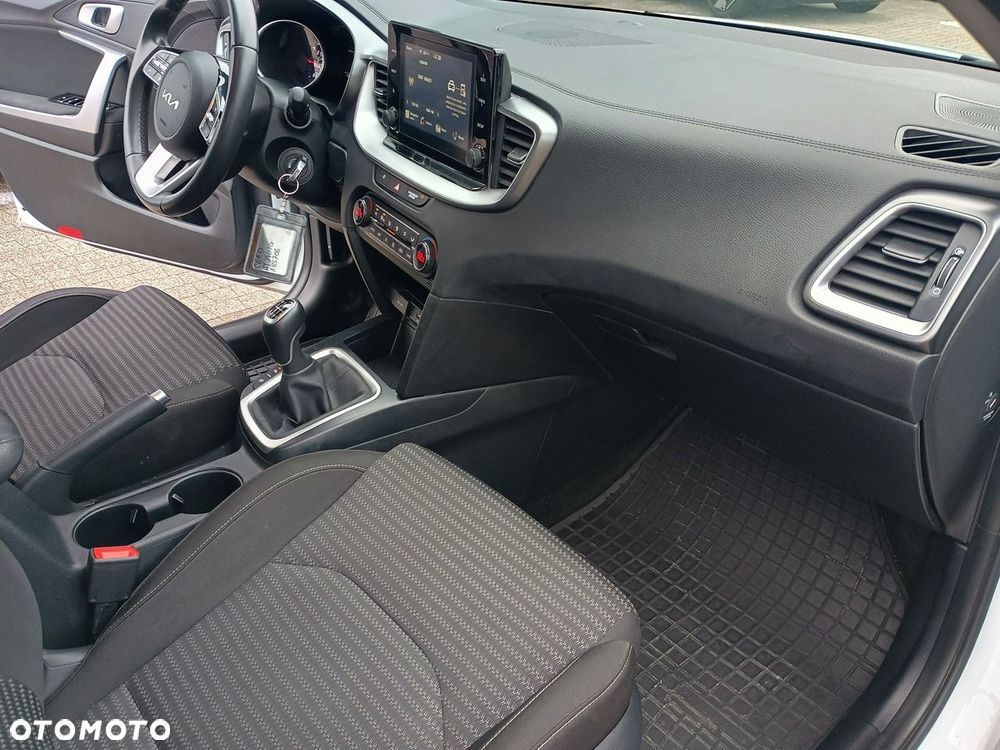 Kia Ceed 1.5 T-GDI M - 16
