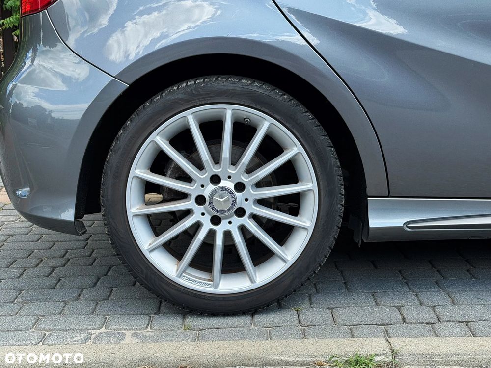 Mercedes-Benz Klasa A 180 (BlueEFFICIENCY) 7G-DCT - 22