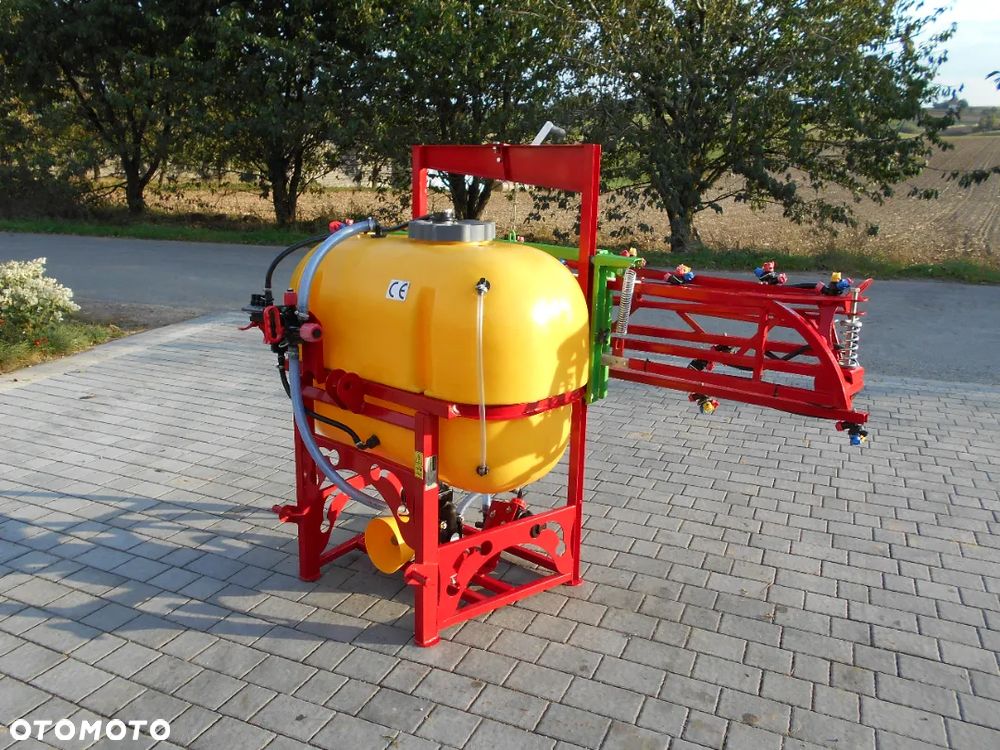 SOKÓŁ Opryskiwacz polowy 200/400/600/800l  DEMAROL potrójna oprawa rozpylaczy/zawór - 4