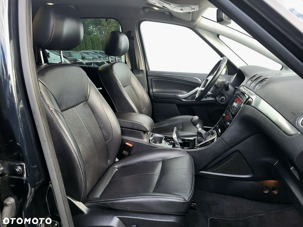 Ford S-Max - 12