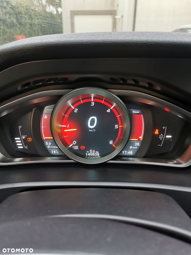 Volvo V40 D3 Momentum - 11