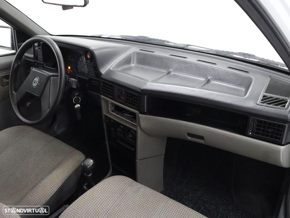 Opel Kadett 1.2 LS - 3